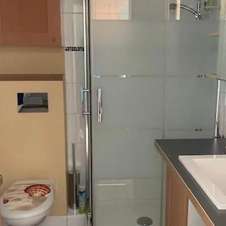 Apartmán Lumineux Avec Balcon, Proche Centre-ville Et Cures, Parking Inclus, Ideal Pour 2 Personnes - Fr-1-703-155